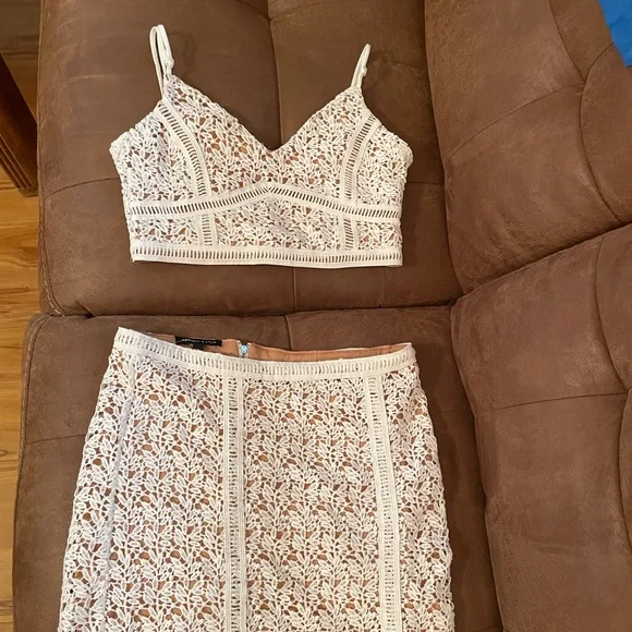 Kendal & Kylie 2pc Knit Crop Top and Skirt sz small - Picture 3 of 6